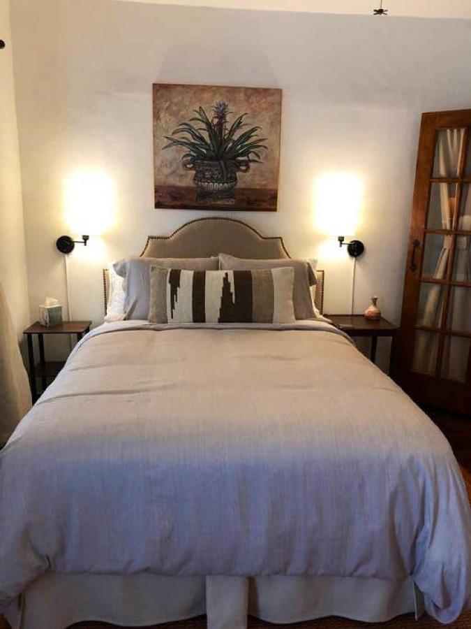El Viejo Adobe - Across From Sul Ross Campus Bed & Breakfast Alpine Exterior photo